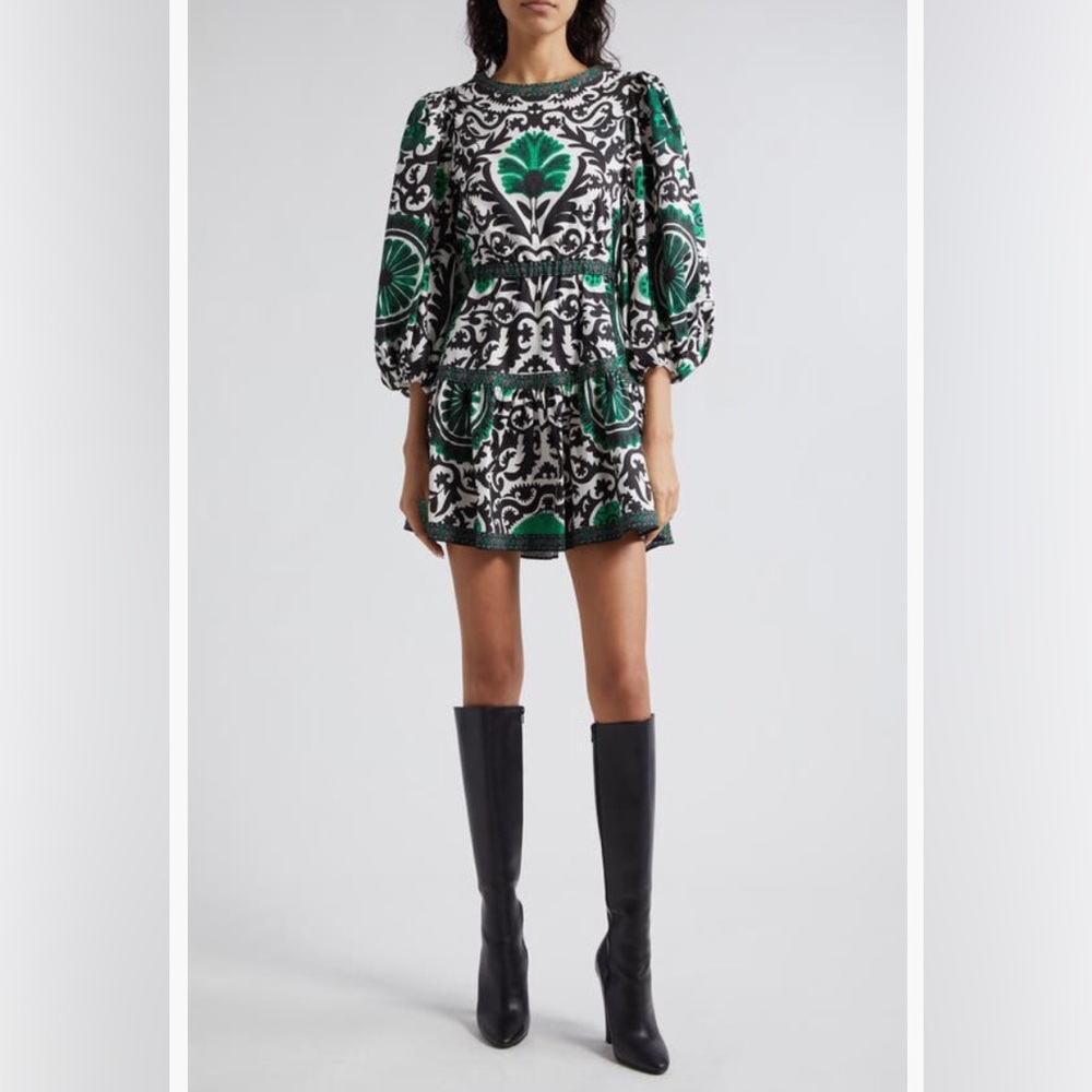 NWT $495 Alice + Olivia Shayla Pleated Long Sleeve Tiered Dress in Green - 10!